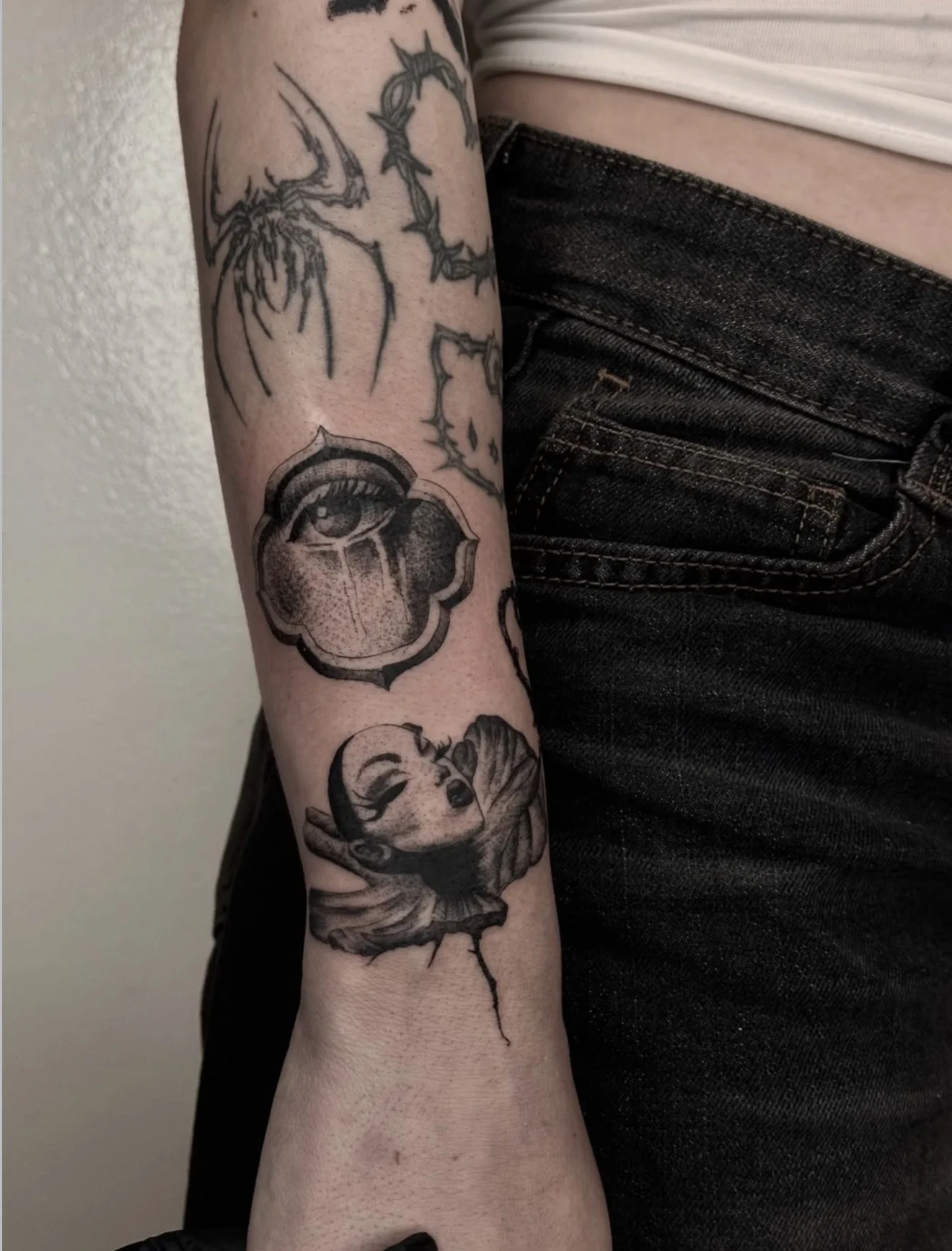 Portrait and clock in black & grey — Katherina Blood Vessel